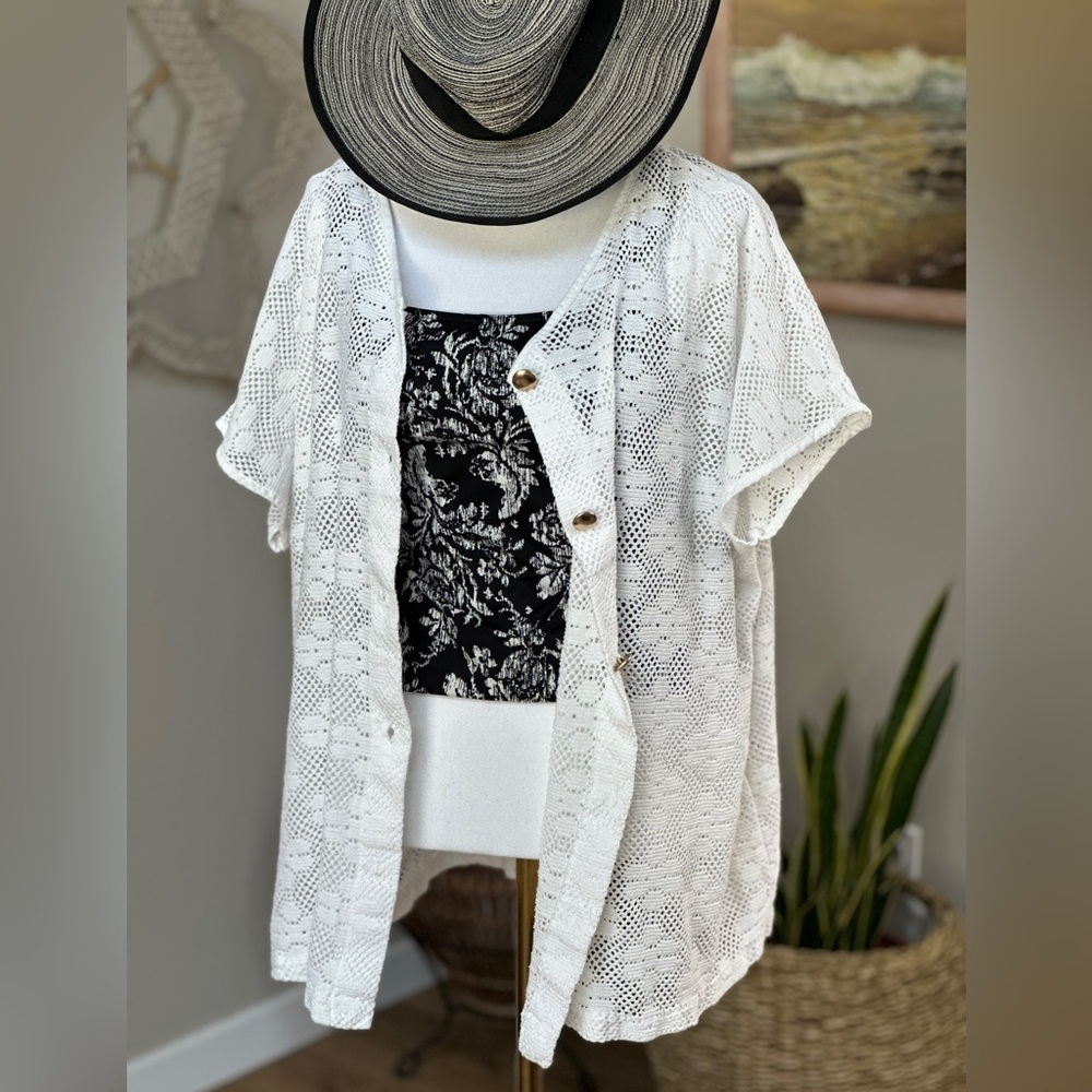 Le Cove Brand White Crochet Lightweight Swimsuit Coverup